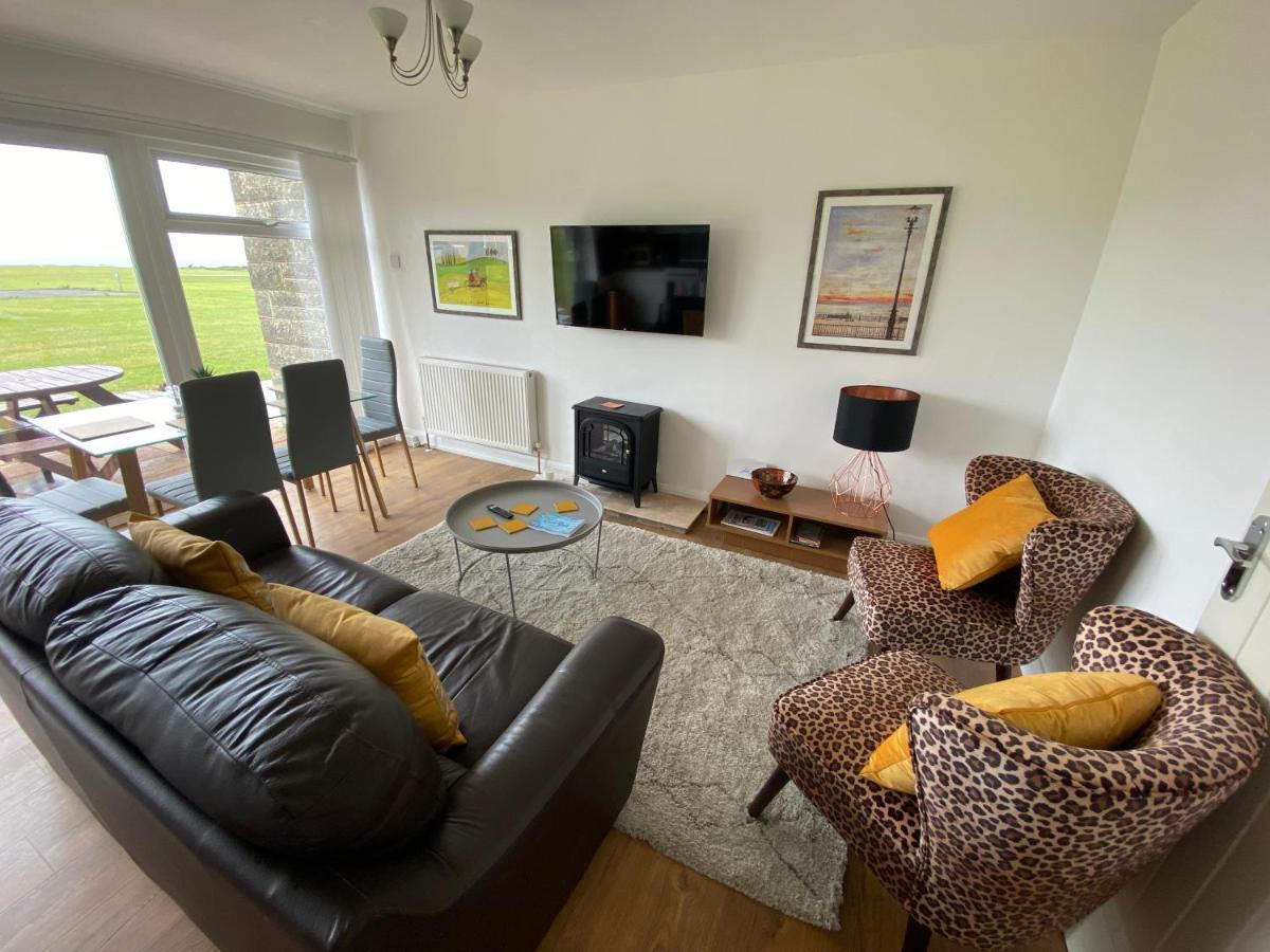 Seaview Self-Catering Coastal Bungalow In Rural West Wight Freshwater Zewnętrze zdjęcie