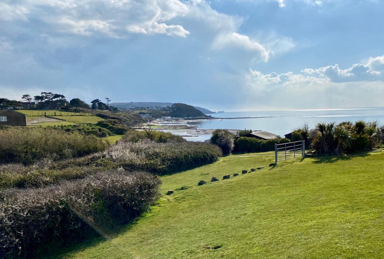 Seaview Self-Catering Coastal Bungalow In Rural West Wight Freshwater Zewnętrze zdjęcie
